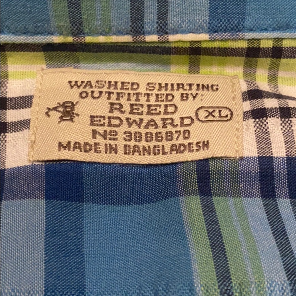 Button down - Picture 2 of 3